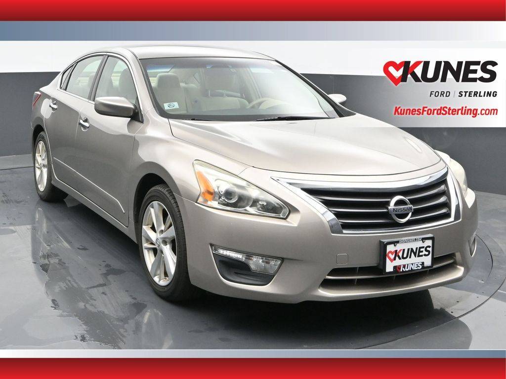 2013 Nissan Altima 2.5 SV — Sedan — 94,660 mi — Sterling, IL