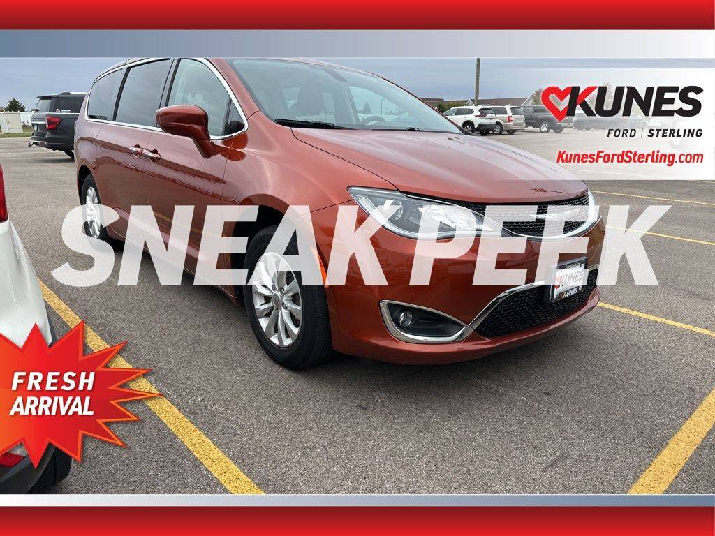 2018 Chrysler Pacifica Touring Plus — Minivan — 66,442 mi — Sterling, IL