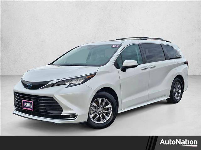 2023 Toyota Sienna XLE — Minivan — 61,039 mi — Renton, WA