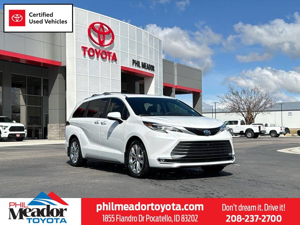2024 Toyota Sienna Platinum — Minivan — 10,605 mi — Pocatello, ID