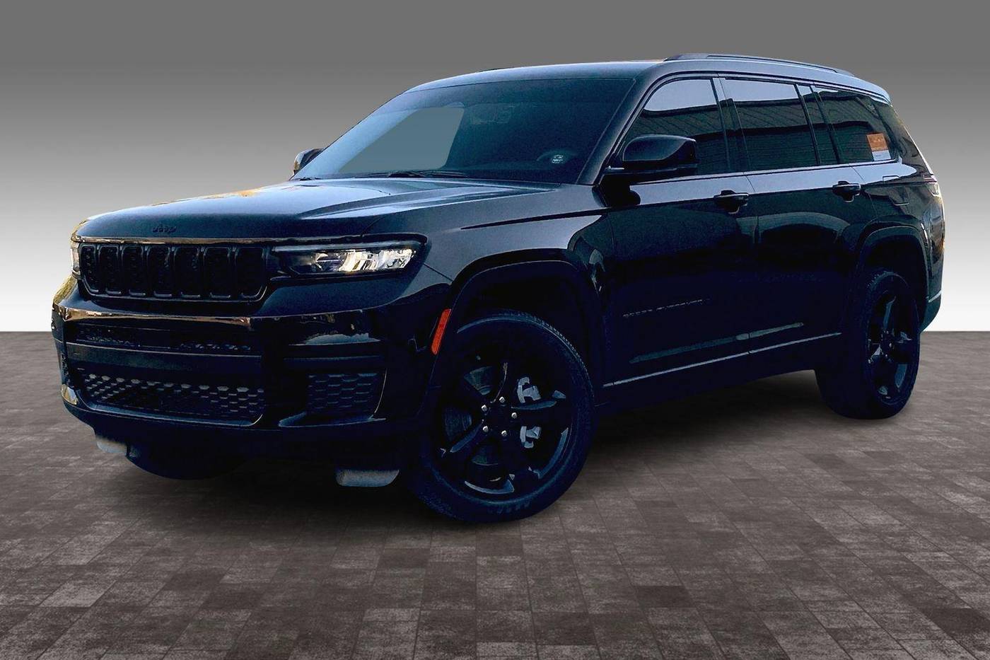 2025 Jeep Grand Cherokee Altitude — SUV — 11,976 mi — Flagstaff, AZ