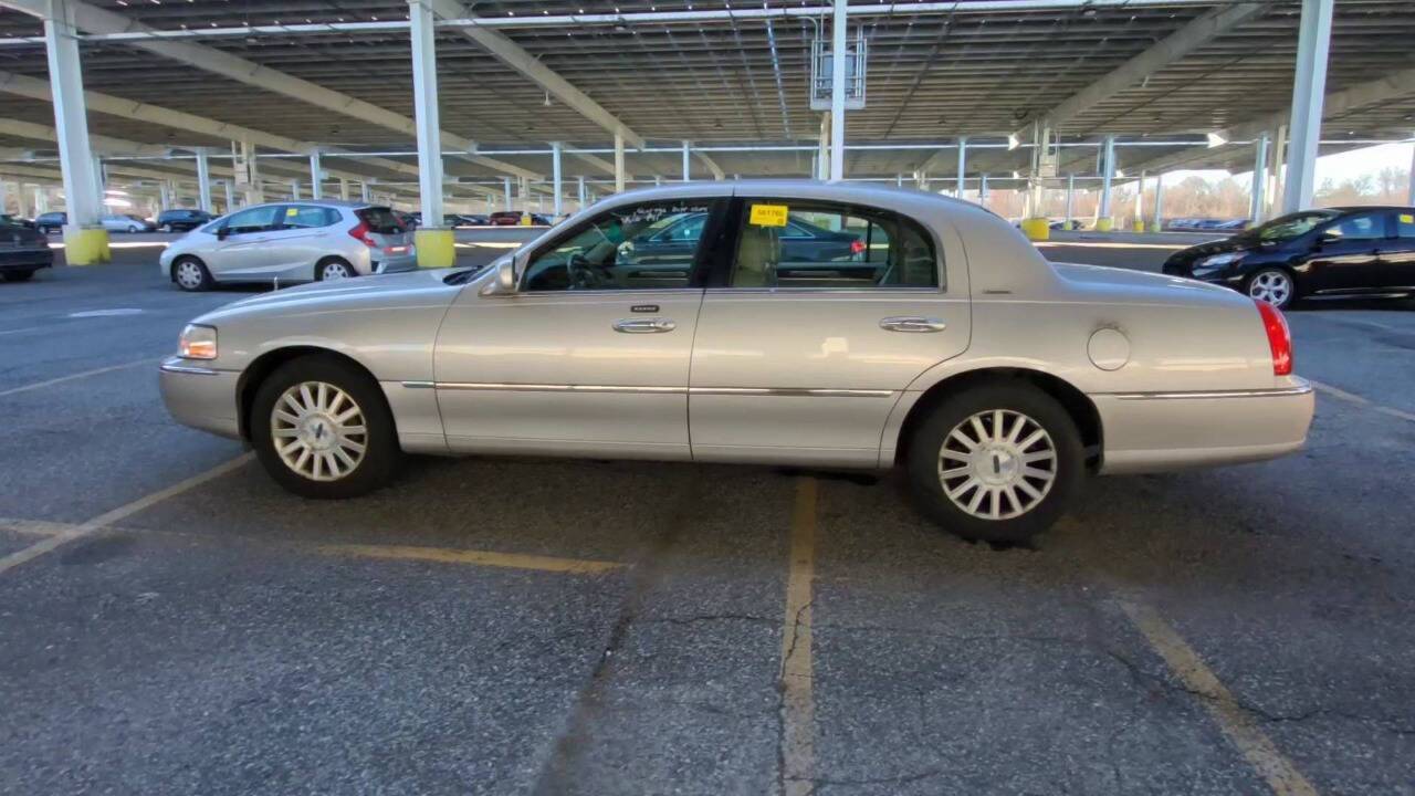 2004 Lincoln Town Car Signature — Sedan — 69,000 mi — Vienna, VA