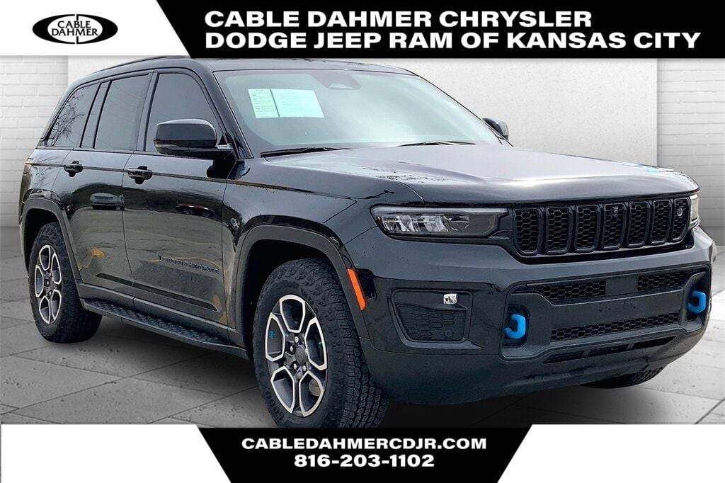 2023 Jeep Grand Cherokee Trailhawk 4xe — SUV — 4,063 mi — Kansas City, MO