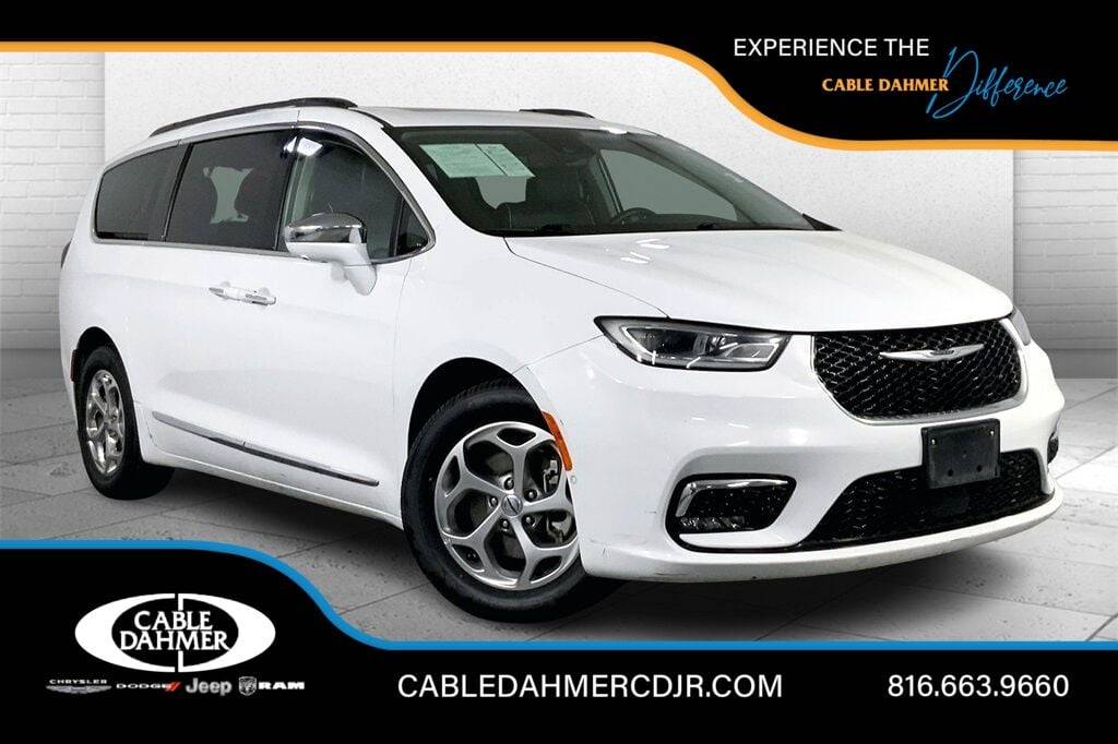 2022 Chrysler Pacifica Limited — Minivan — 83,644 mi — Kansas City, MO