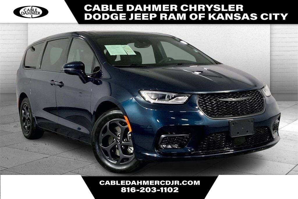 2022 Chrysler Pacifica Hybrid Limited — Minivan — 34,794 mi — Kansas City, MO