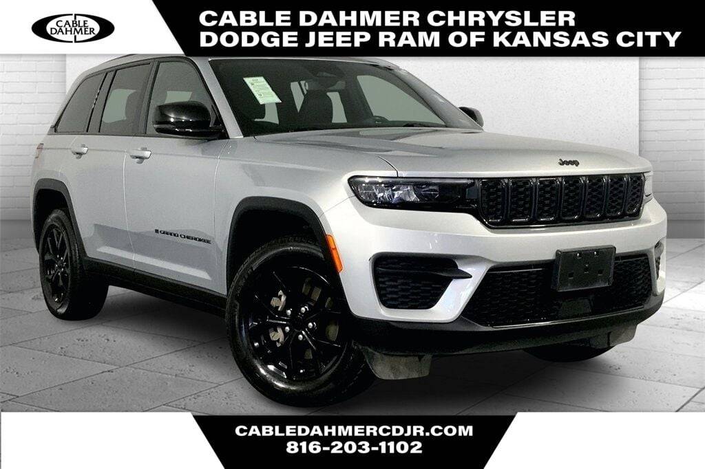 2024 Jeep Grand Cherokee Altitude — SUV — 29,577 mi — Kansas City, MO