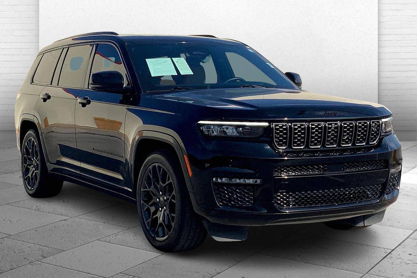 2024 Jeep Grand Cherokee Summit Reserve — SUV — 23,679 mi — Kansas City, MO
