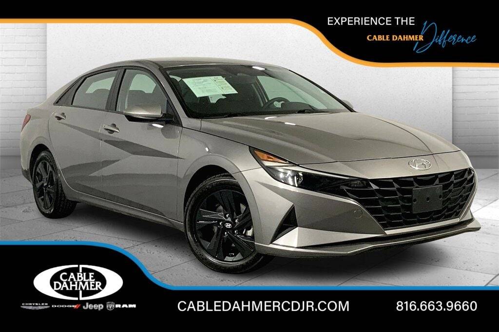2022 Hyundai Elantra SEL — Sedan — 57,070 mi — Kansas City, MO