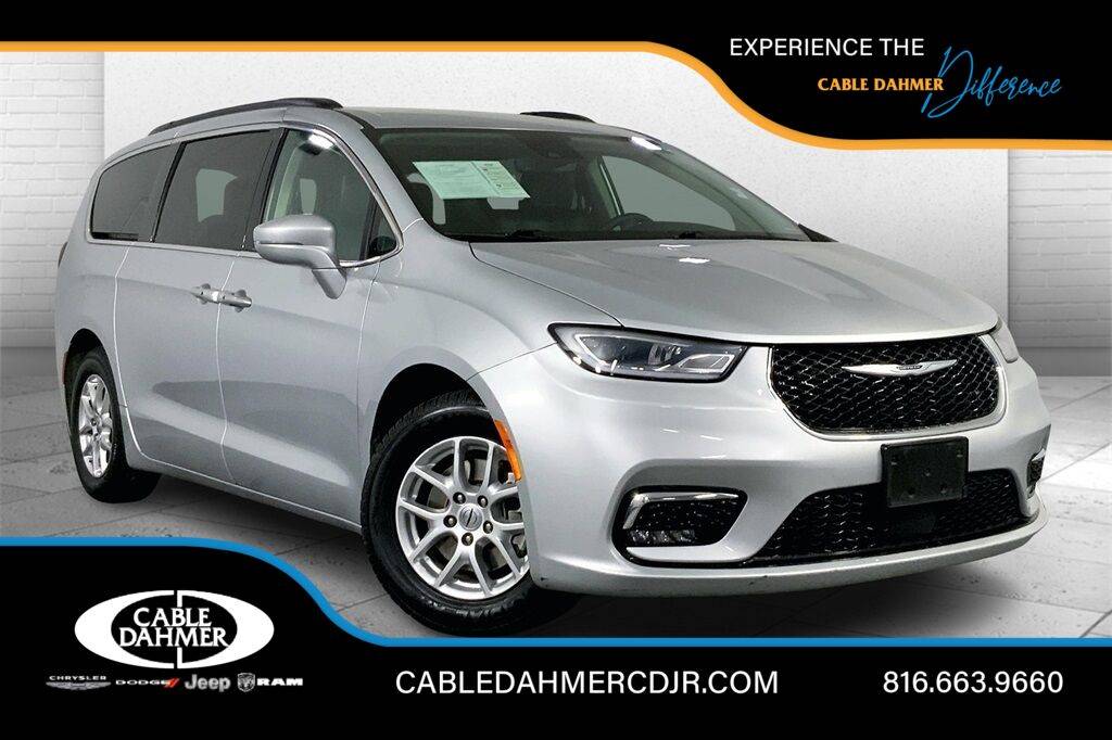 2022 Chrysler Pacifica Touring L — Minivan — 64,065 mi — Kansas City, MO
