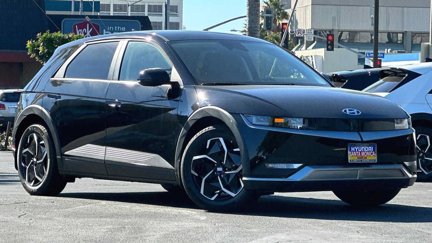2024 Hyundai IONIQ 5 SEL — SUV — 6,082 mi — Santa Monica, CA