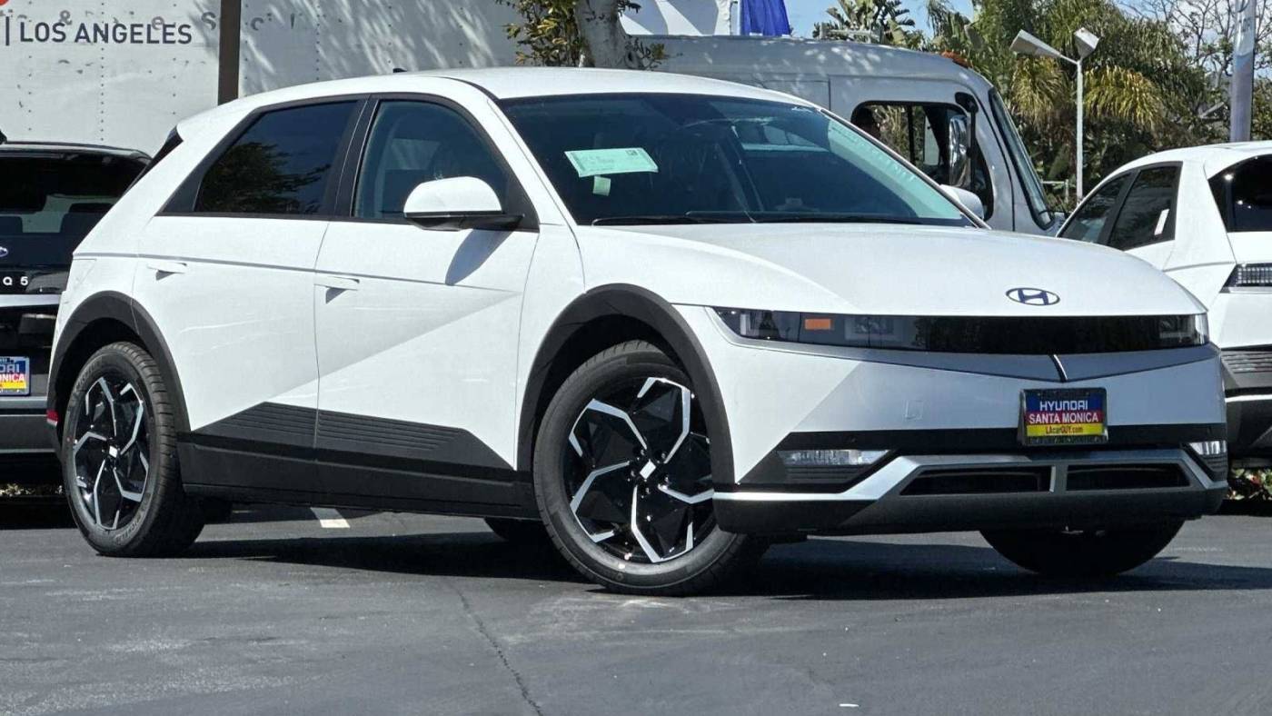 2024 Hyundai IONIQ 5 SEL — SUV — 3,783 mi — Santa Monica, CA
