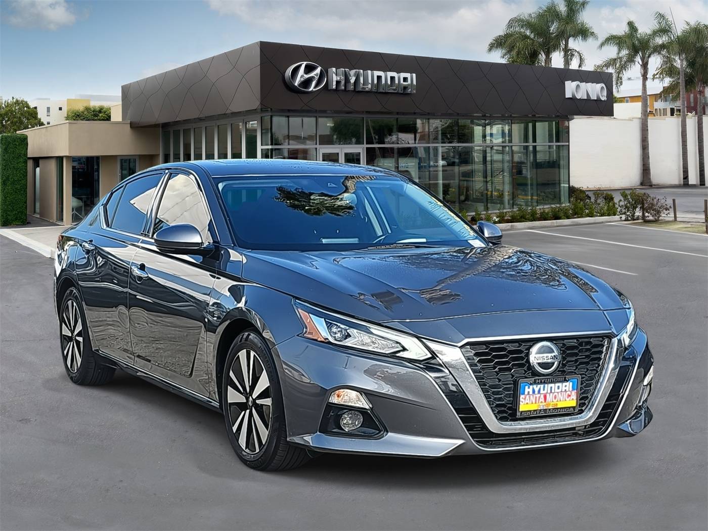 2019 Nissan Altima SL — Sedan — 104,681 mi — Santa Monica, CA
