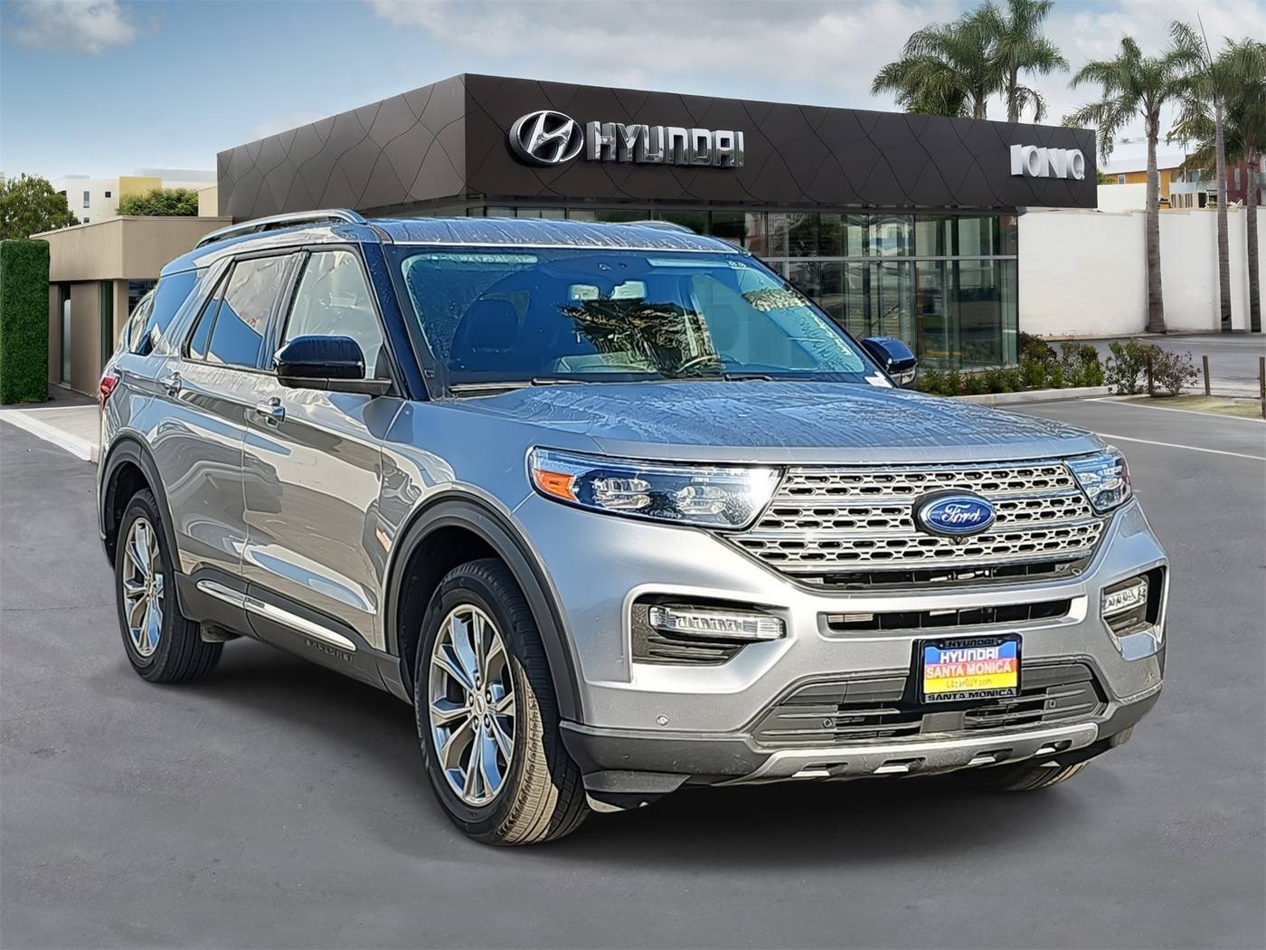 2023 Ford Explorer Limited — SUV — 30,842 mi — Santa Monica, CA