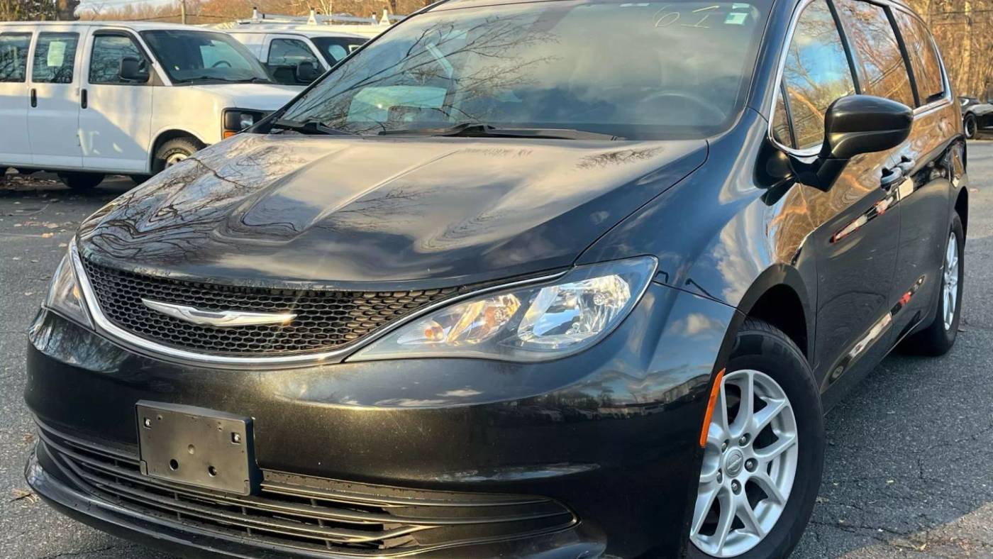 2017 Chrysler Pacifica LX — Minivan — 77,014 mi — Mountain Lakes, NJ