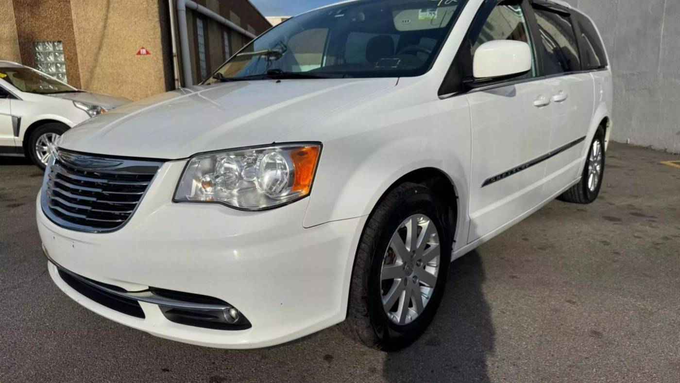 2015 Chrysler Town & Country Touring — Minivan — 111,396 mi — Mountain Lakes, NJ