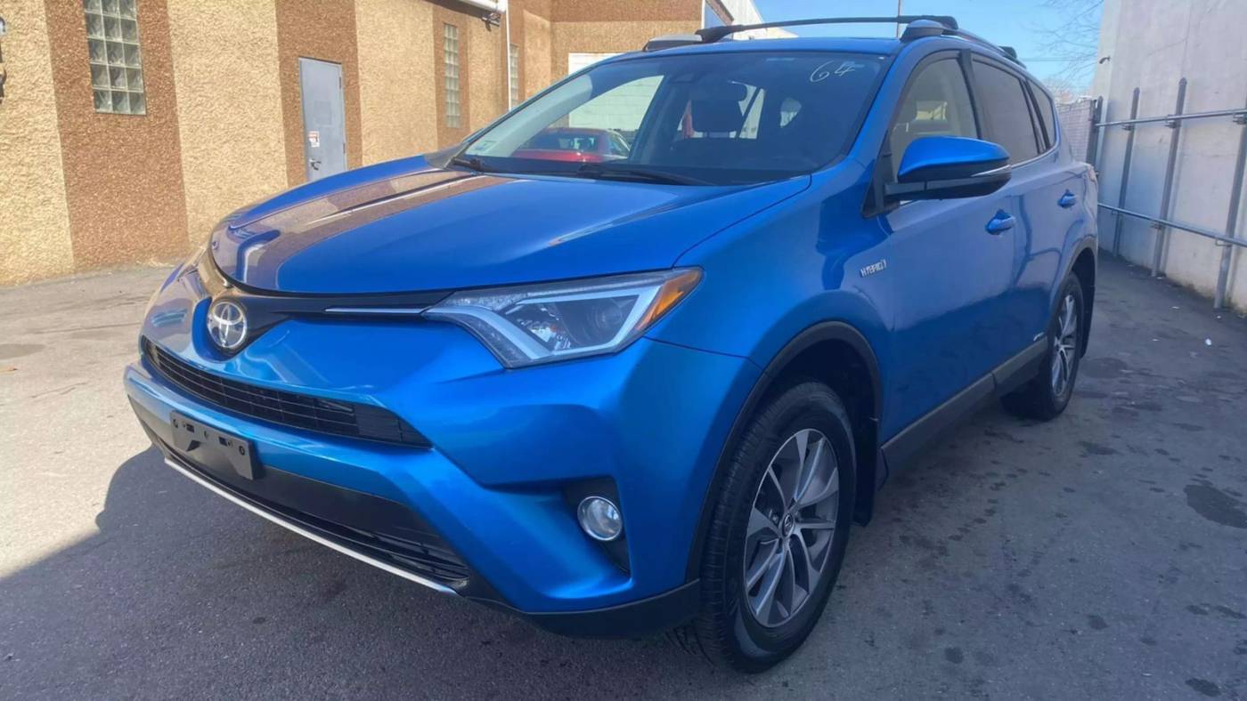 2017 Toyota RAV4 Hybrid XLE — SUV — 136,939 mi — Mountain Lakes, NJ