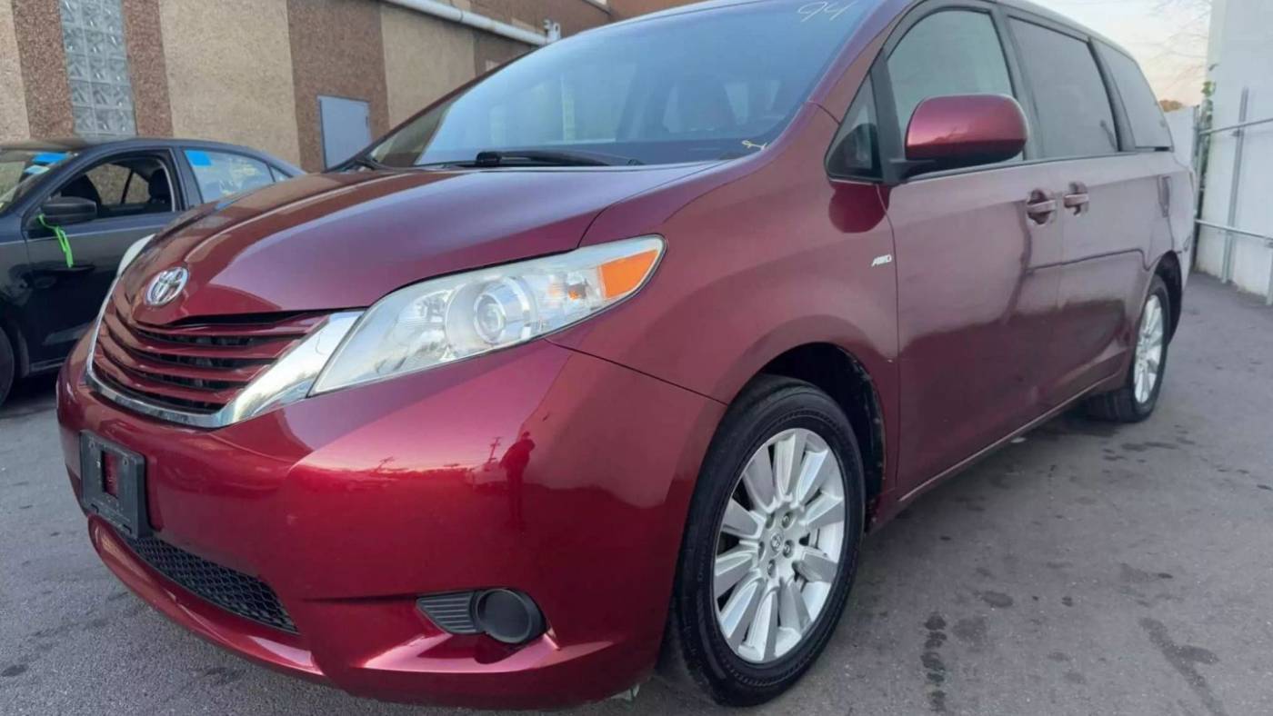 2017 Toyota Sienna LE — Minivan — 137,013 mi — Mountain Lakes, NJ