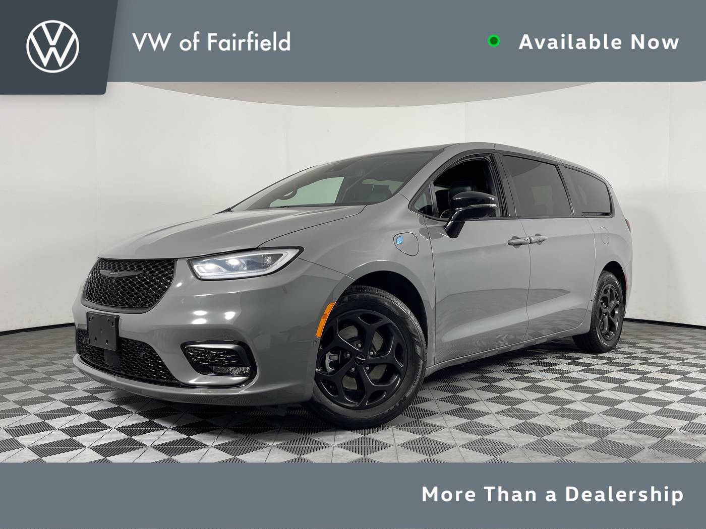 2023 Chrysler Pacifica Hybrid Limited — Minivan — 22,573 mi — Fairfield, CA