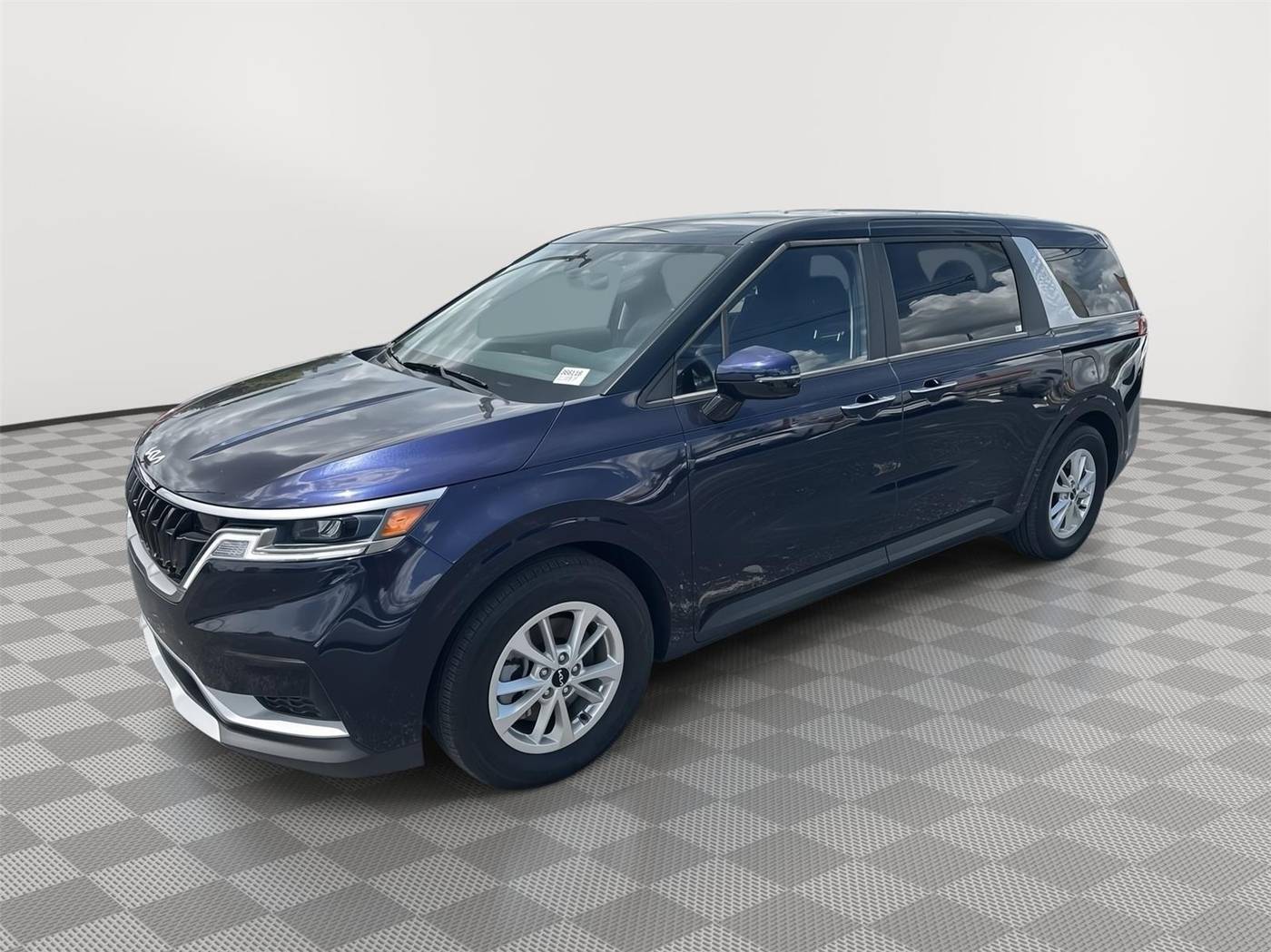 2024 Kia Carnival LXS — Minivan — 11,874 mi — Homestead, FL