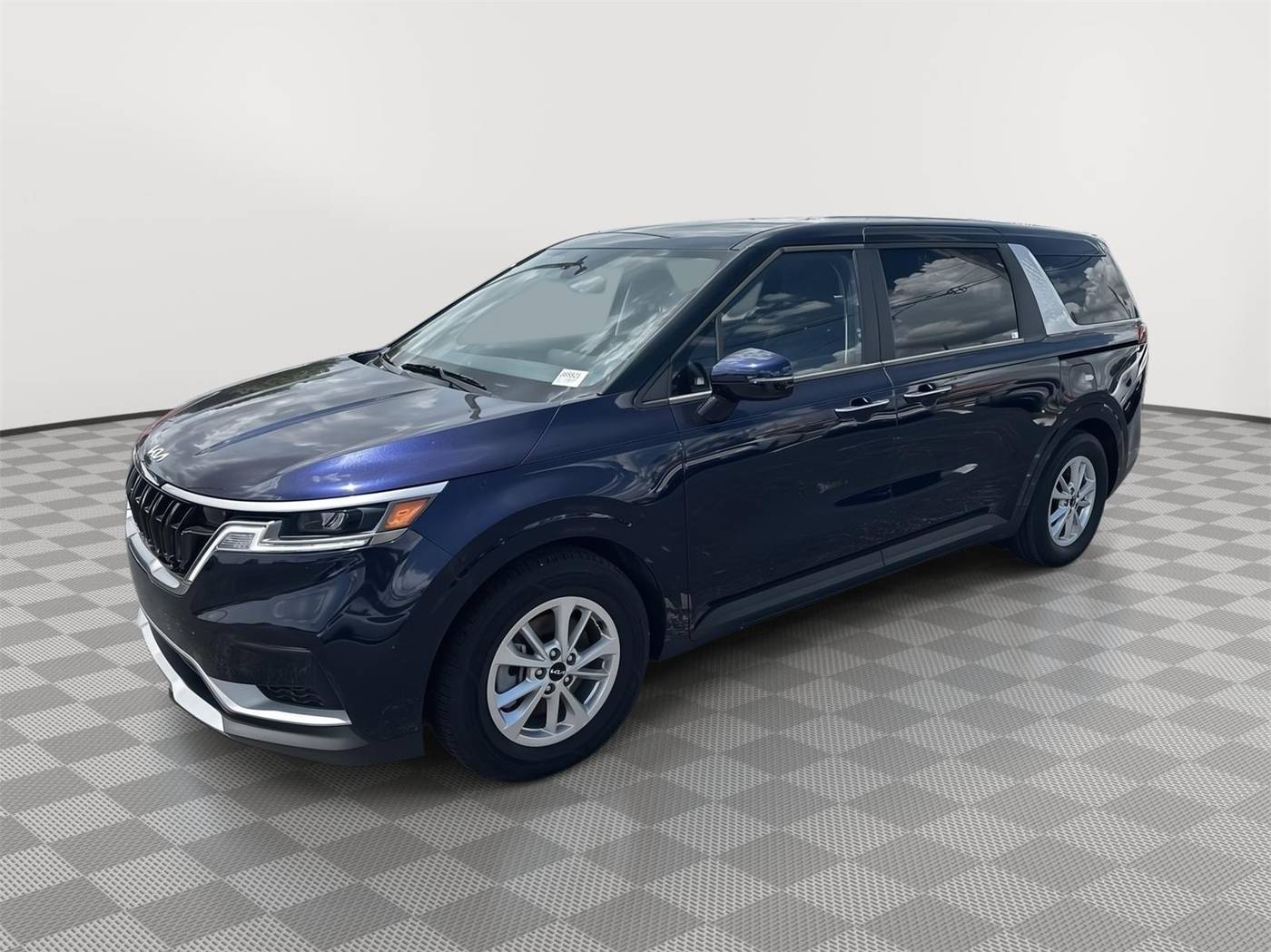 2024 Kia Carnival LXS — Minivan — 25,245 mi — Homestead, FL