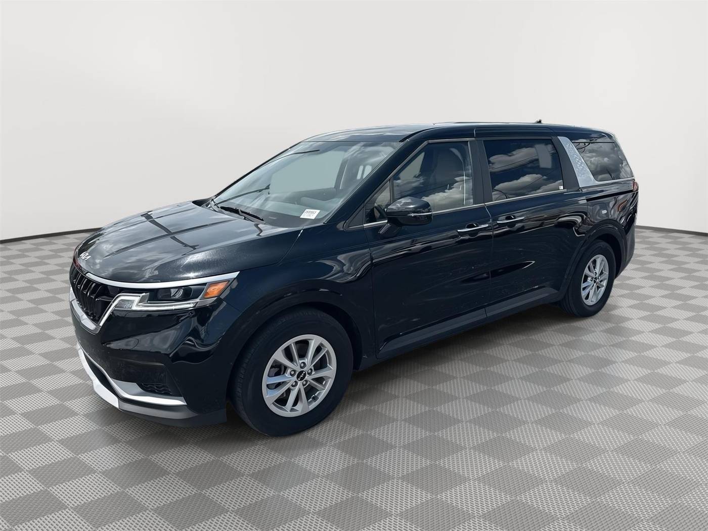2024 Kia Carnival LXS — Minivan — 24,689 mi — Homestead, FL