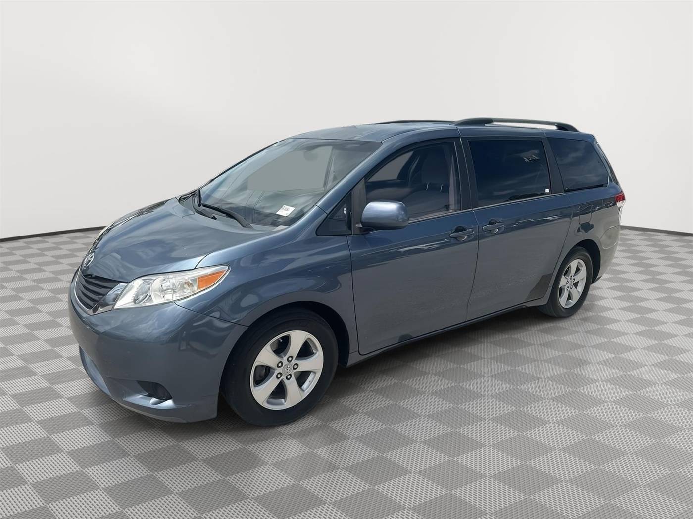 2014 Toyota Sienna LE — Minivan — 124,907 mi — Homestead, FL