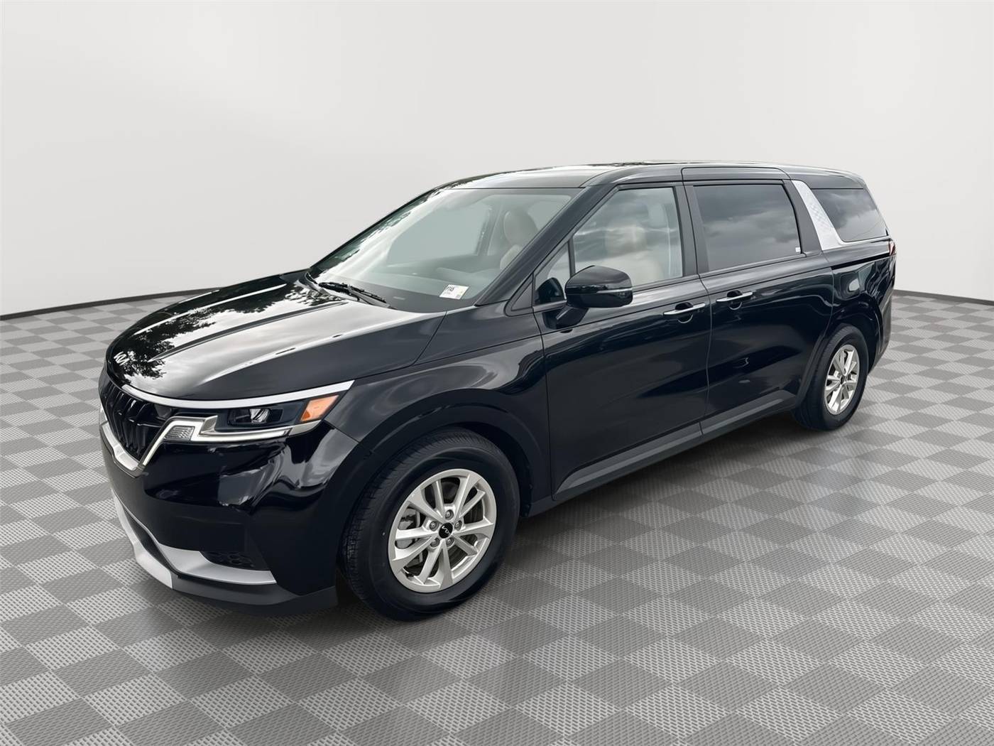 2024 Kia Carnival LXS — Minivan — 31,114 mi — Homestead, FL