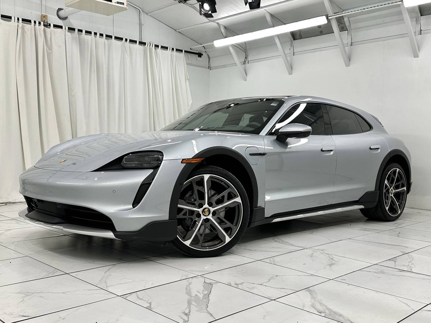 2022 Porsche Taycan 4 — Wagon — 22,236 mi — Newark, DE