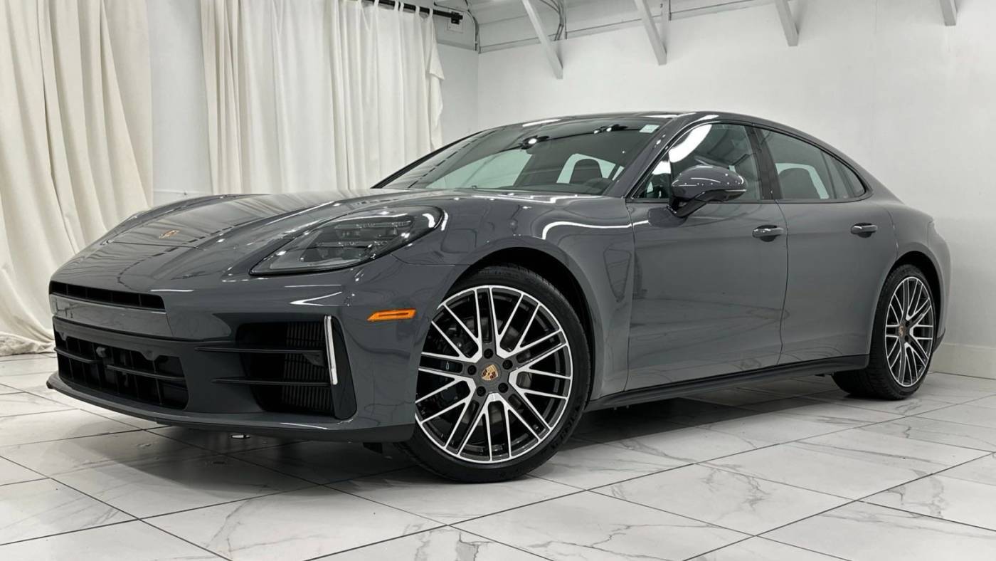 2025 Porsche Panamera 4 — Sedan — 15 mi — Newark, DE