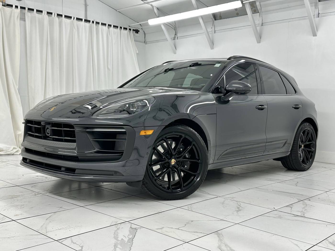 2025 Porsche Macan GTS — SUV — 2,500 mi — Newark, DE
