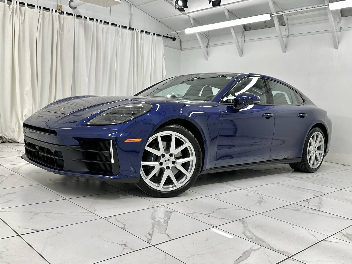 2025 Porsche Panamera 4 — Sedan — 4,071 mi — Newark, DE