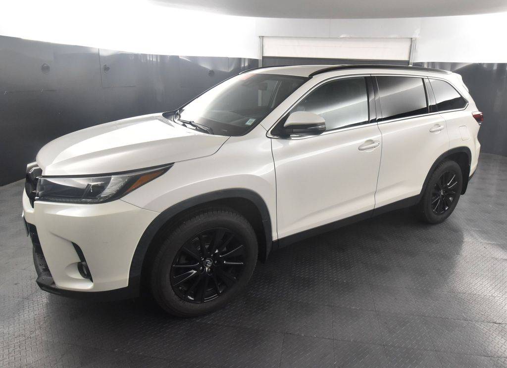 2019 Toyota Highlander SE V6 — SUV — 97,366 mi — Rochester, NY