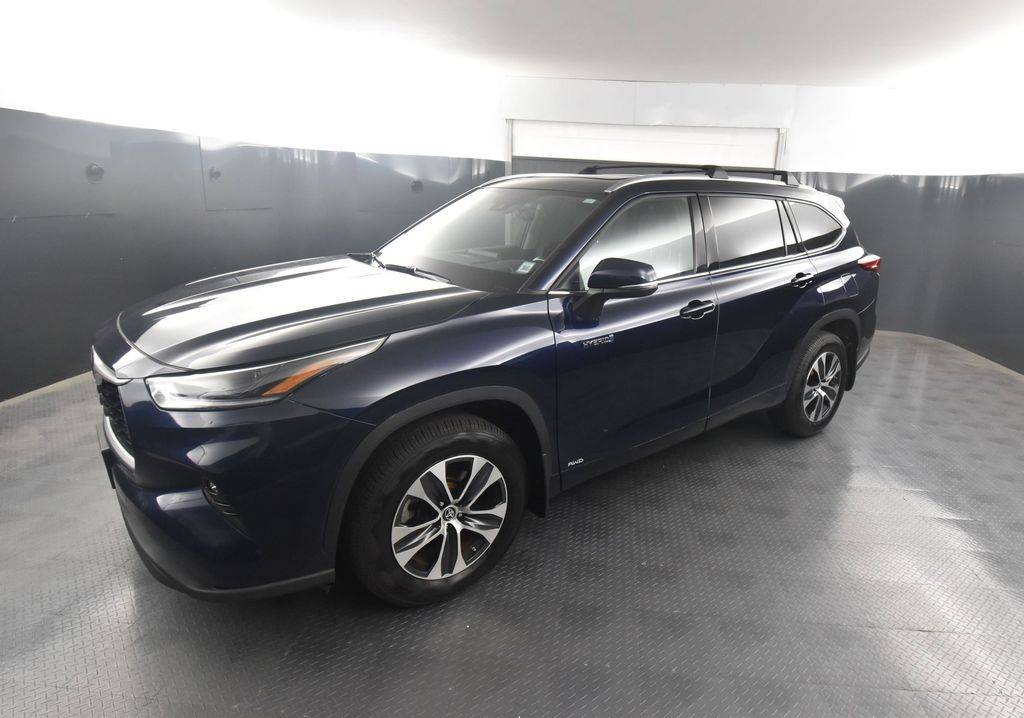 2021 Toyota Highlander Hybrid XLE — SUV — 23,994 mi — Rochester, NY