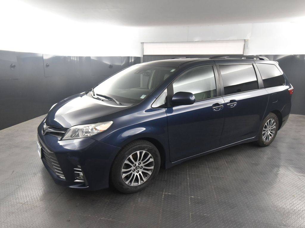 2018 Toyota Sienna L — Minivan — 100,527 mi — Rochester, NY
