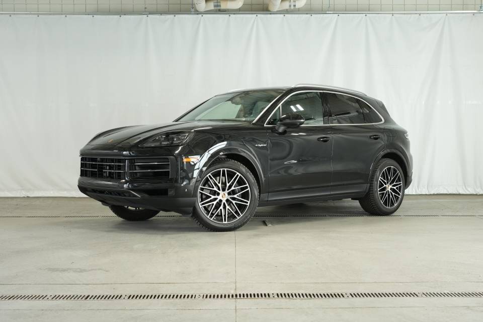 2024 Porsche Cayenne E-Hybrid — SUV — 2,437 mi — Salt Lake City, UT
