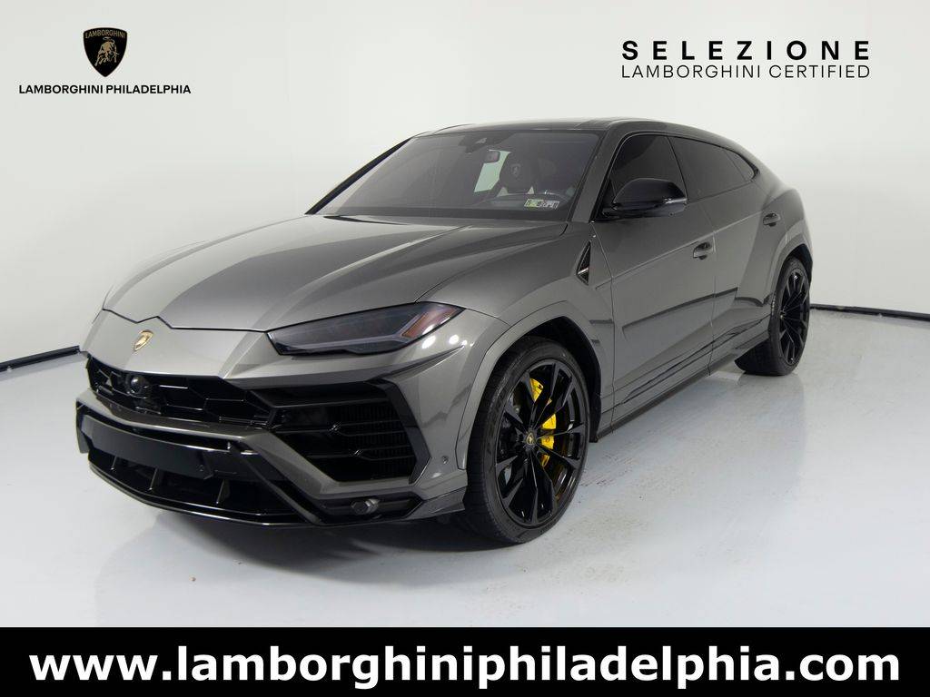 2022 Lamborghini Urus Standard