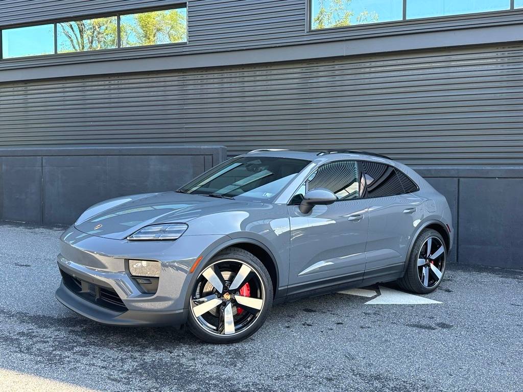 2025 Porsche Macan Electric 4S Electric — SUV — 2,718 mi — Newtown Square, PA