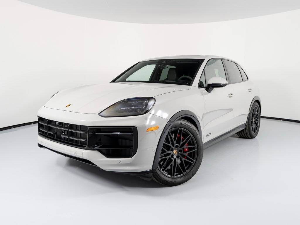2025 Porsche Cayenne GTS — SUV — 826 mi — Newtown Square, PA