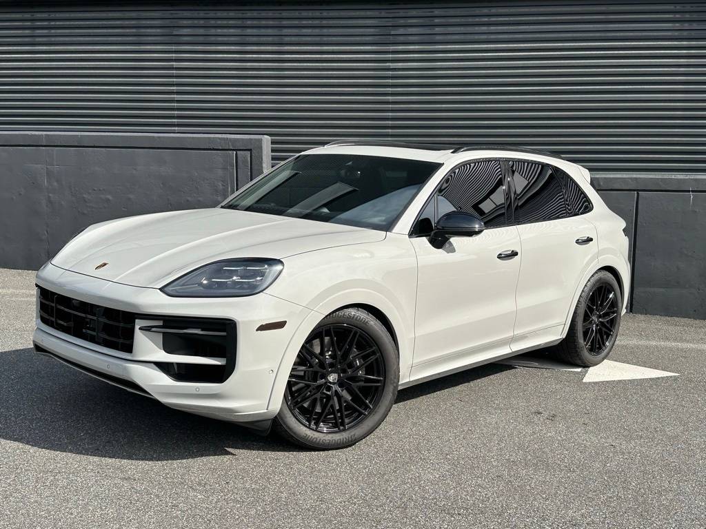 2025 Porsche Cayenne GTS — SUV — 3,827 mi — Newtown Square, PA