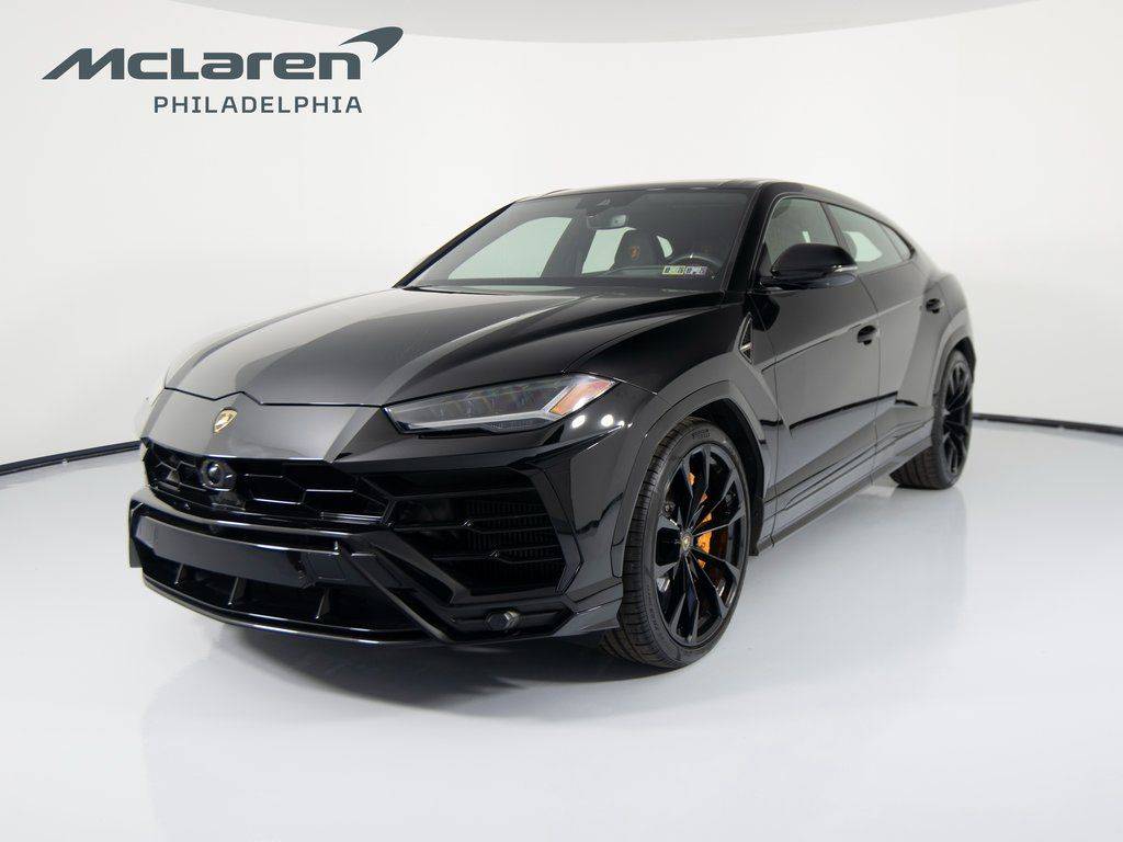 2022 Lamborghini Urus Standard