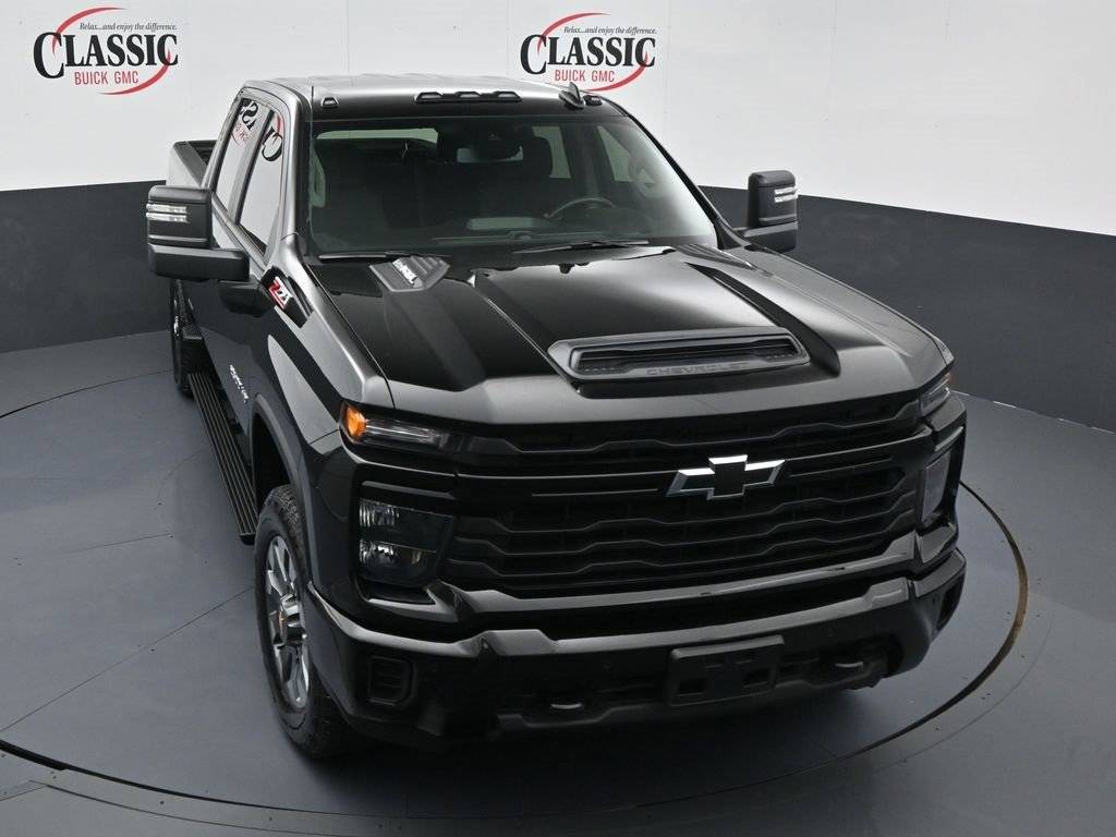 2025 Chevrolet Silverado 2500HD Custom — Pickup Truck — 3,995 mi — Houston, TX