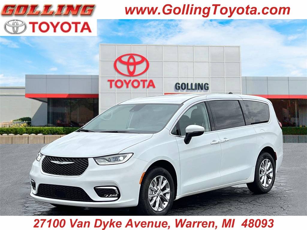 2023 Chrysler Pacifica Touring L — Minivan — 22,050 mi — Warren, MI