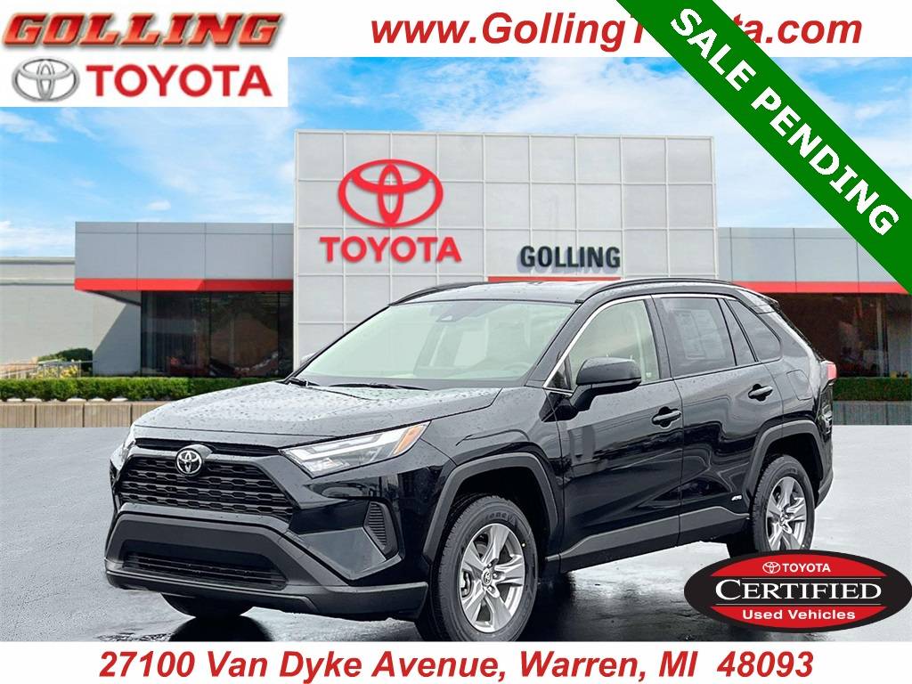 2025 Toyota RAV4 XLE — SUV — 587 mi — Warren, MI