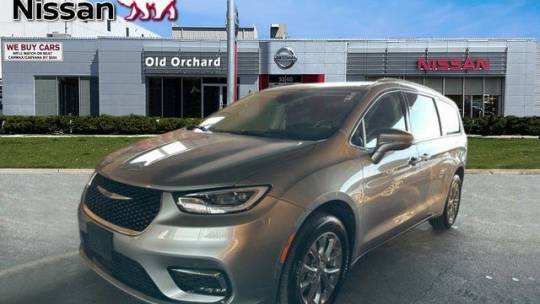 2021 Chrysler Pacifica Touring L — Minivan — 38,071 mi — Skokie, IL