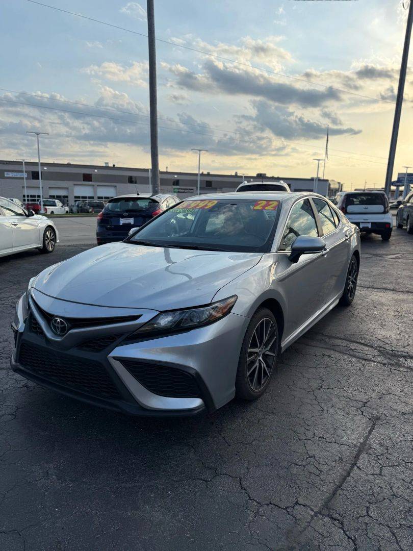 2022 Toyota Camry SE — Sedan — 101,788 mi — Cudahy, WI