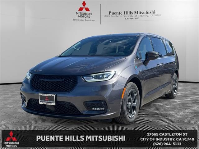2022 Chrysler Pacifica Hybrid Limited — Minivan — 33,371 mi — City of Industry, CA