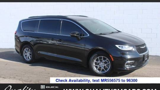 2021 Chrysler Pacifica Touring — Minivan — 82,056 mi — Alton, IL