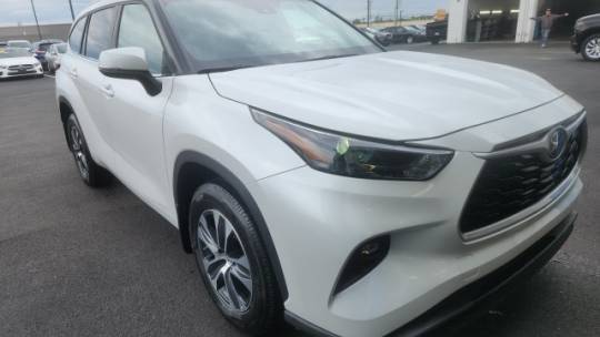 2024 Toyota Highlander LE — SUV — 21,075 mi — Oswego, NY