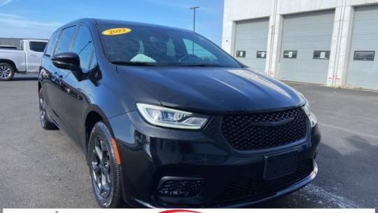 2022 Chrysler Pacifica Hybrid Touring L — Minivan — 31,974 mi — Oswego, NY