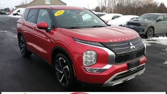 2023 Mitsubishi Outlander SE Special Edition — SUV — 24,865 mi — Oswego, NY